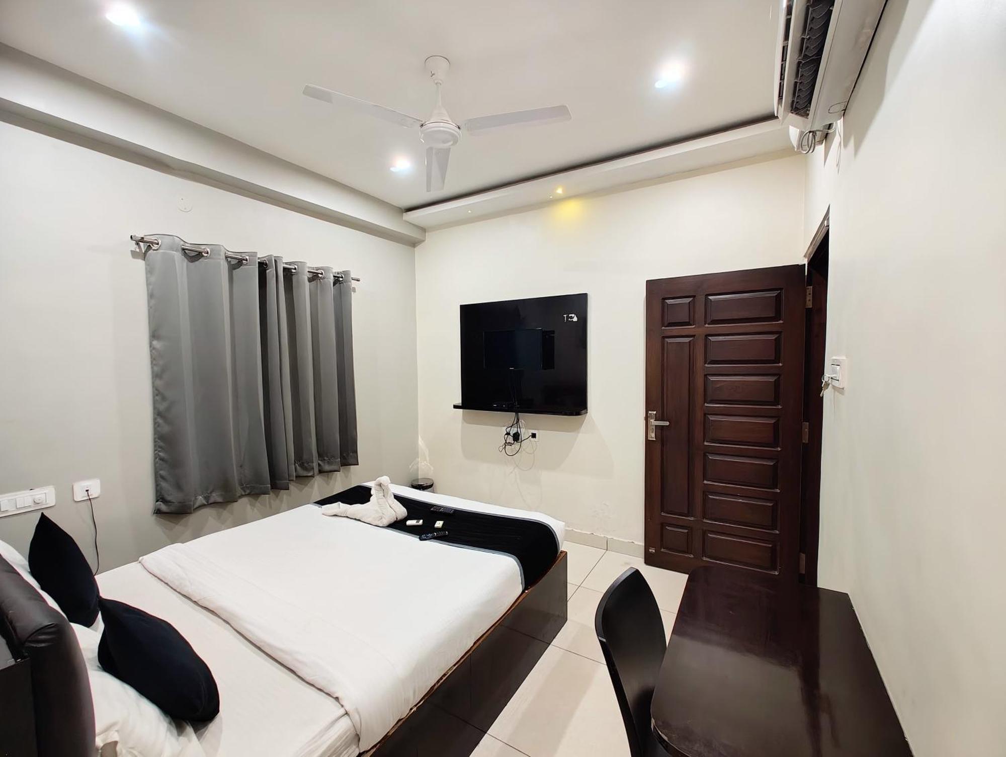 Hotel Grandview Kondapur  Bagian luar foto